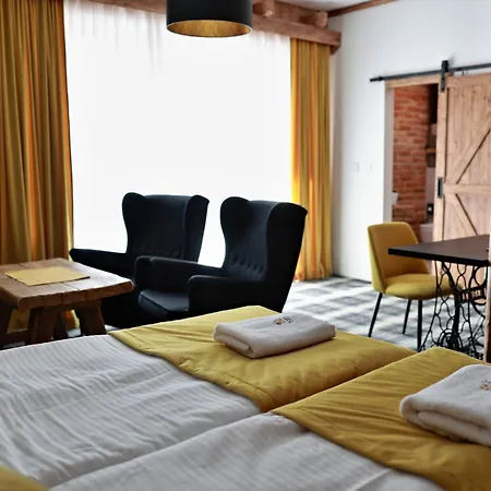Ranc Hotel *